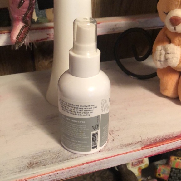 Earth Mama Herbal Perineal Spray - Picture 2 of 9